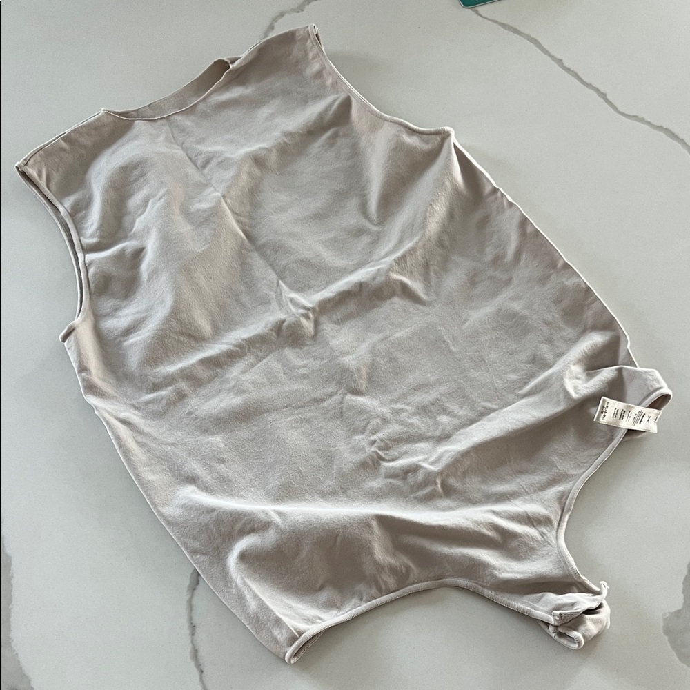 SKIMS Neutral Taupe Smooth Scoop Bodysuit